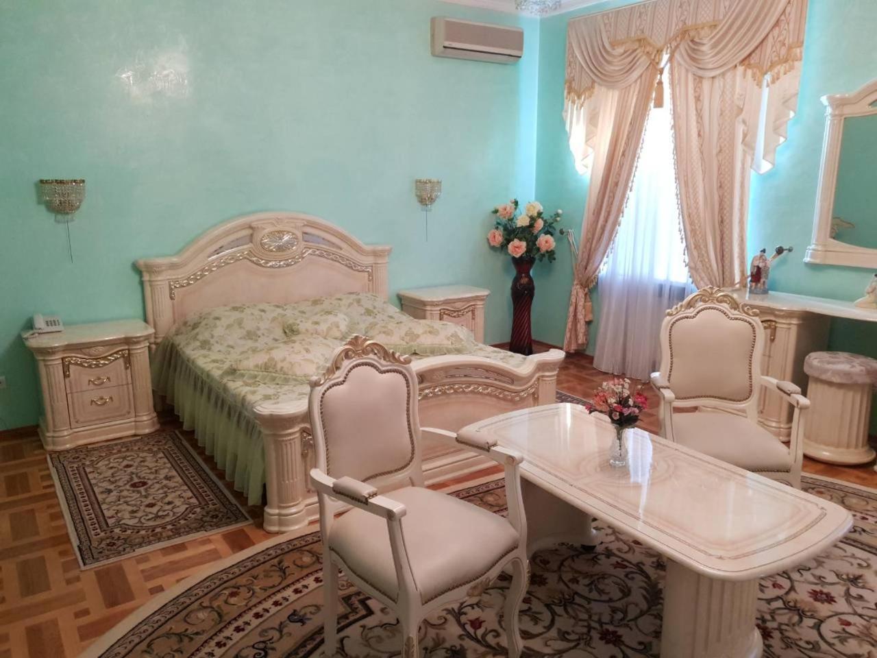 Отель Ceasar Николаев Экстерьер фото